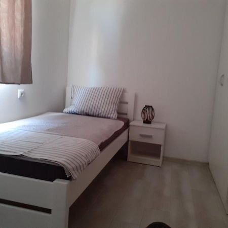 Apartmani Grumf Gornji Karin Exterior photo